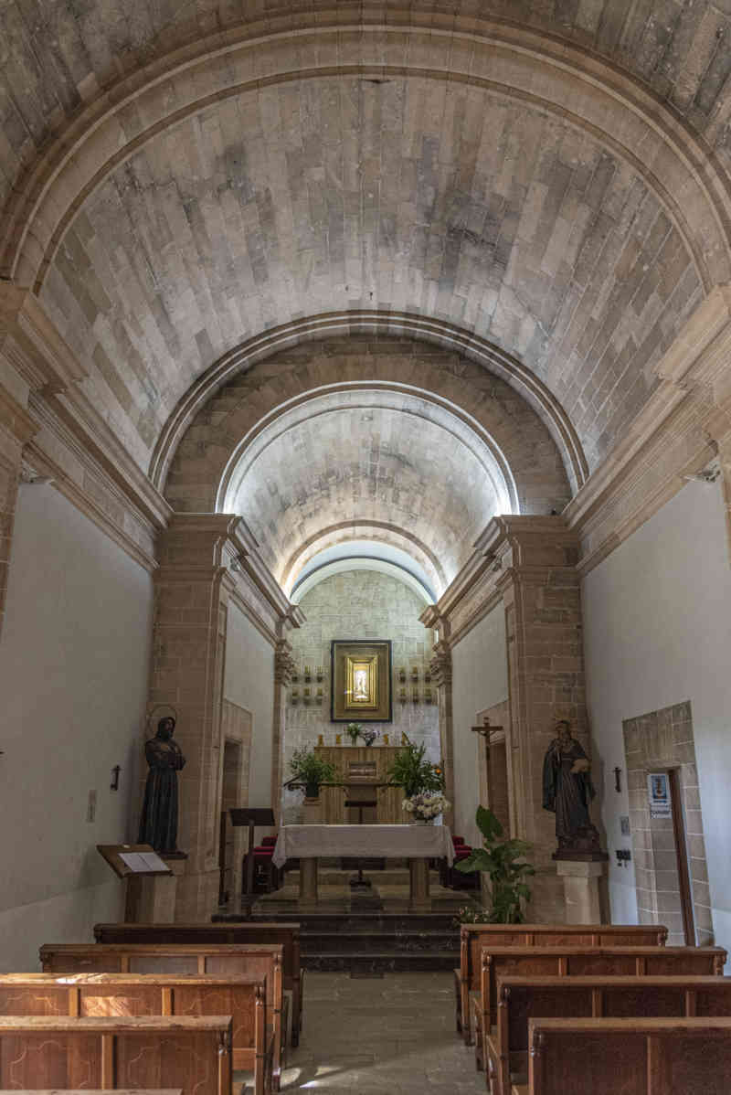 Mallorca - Randa 06 - santuari de Cura - iglesia.jpg